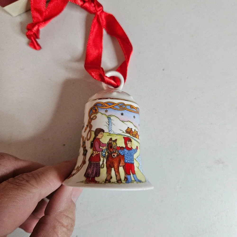 Hutschenreuther 2009 Christmas Bell Iceland Ole Winther Porcelain Ornament Boxed